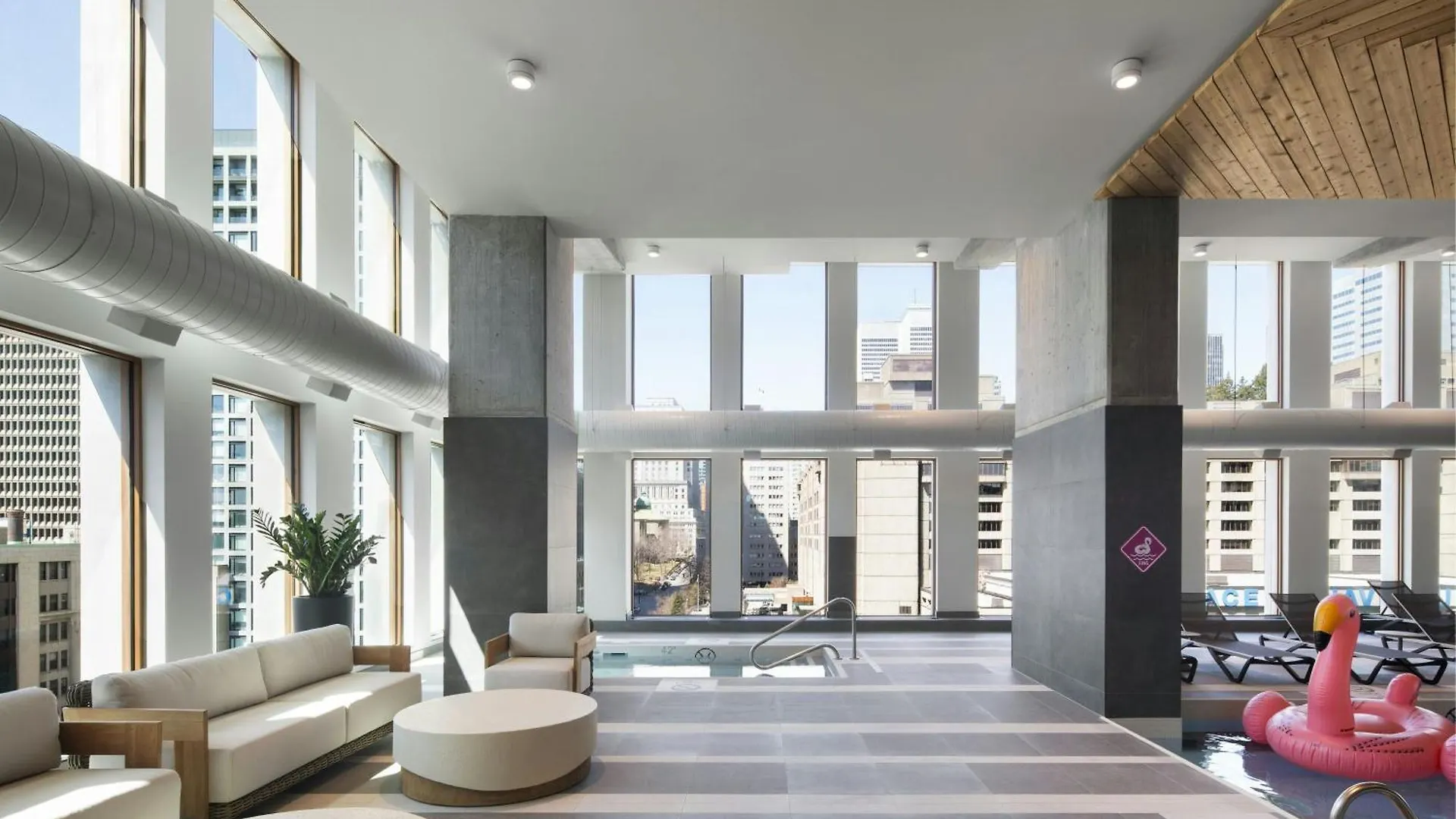 ****  Moxy Montreal Downtown Hotel Canada