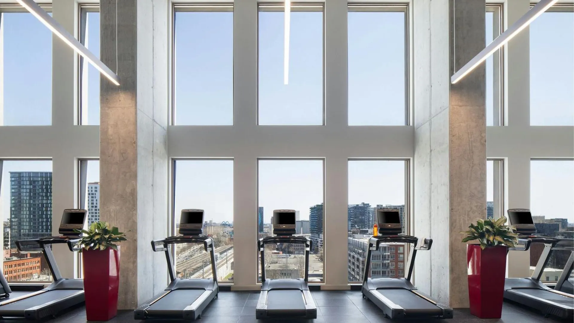 Hotel Moxy Montreal Downtown