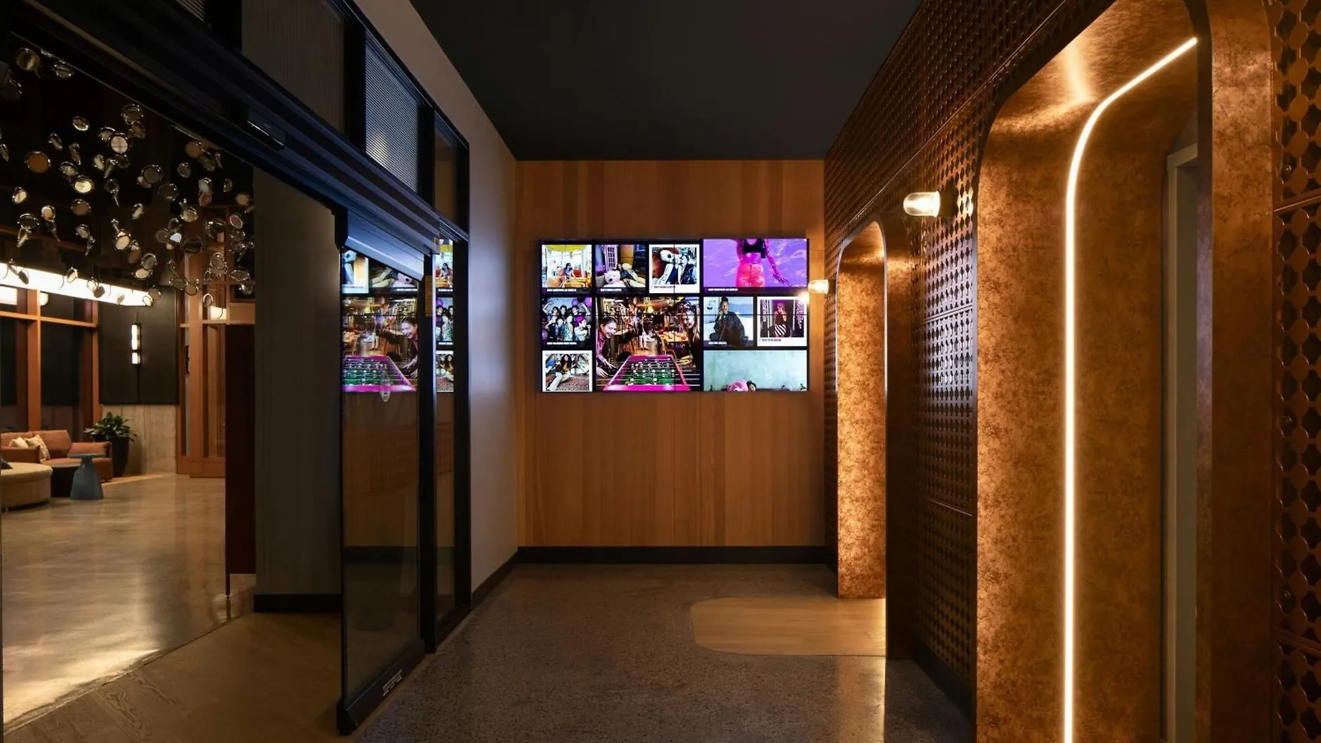 Moxy Montreal Downtown Hotel