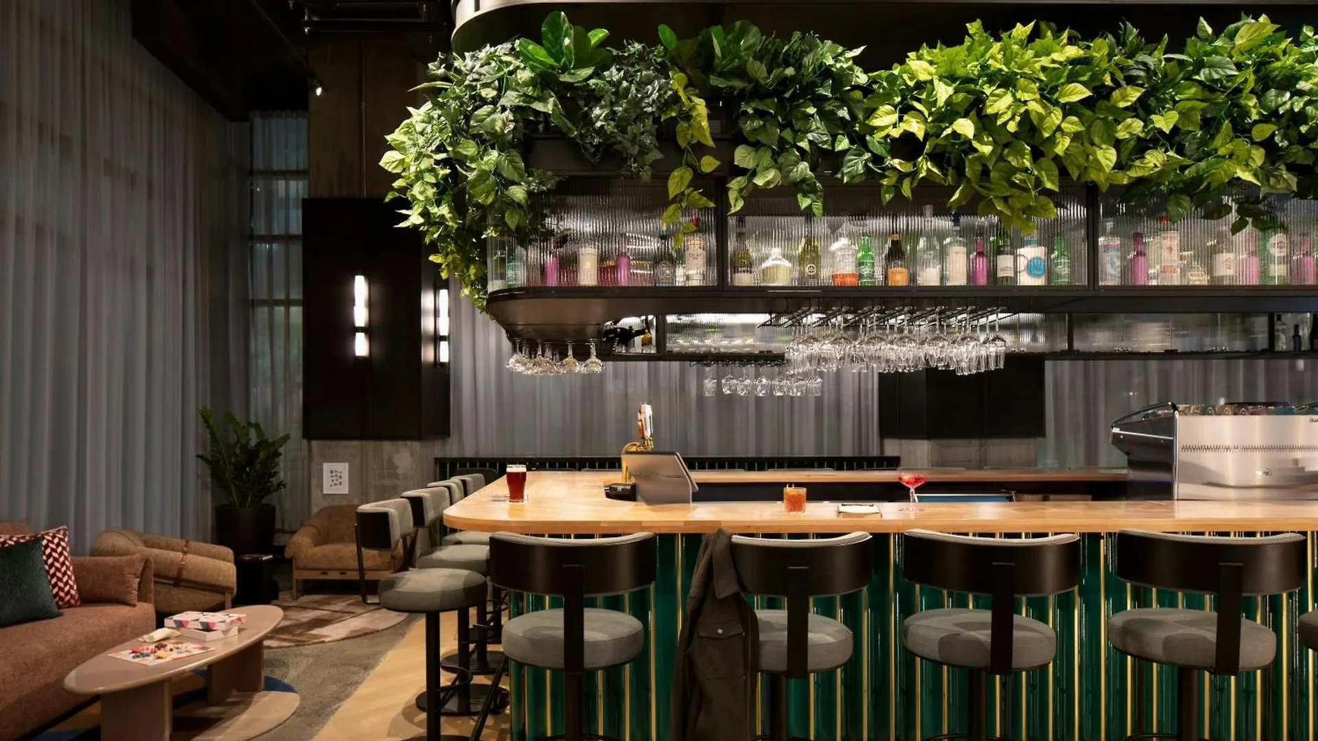 Hotel Moxy Montreal Downtown