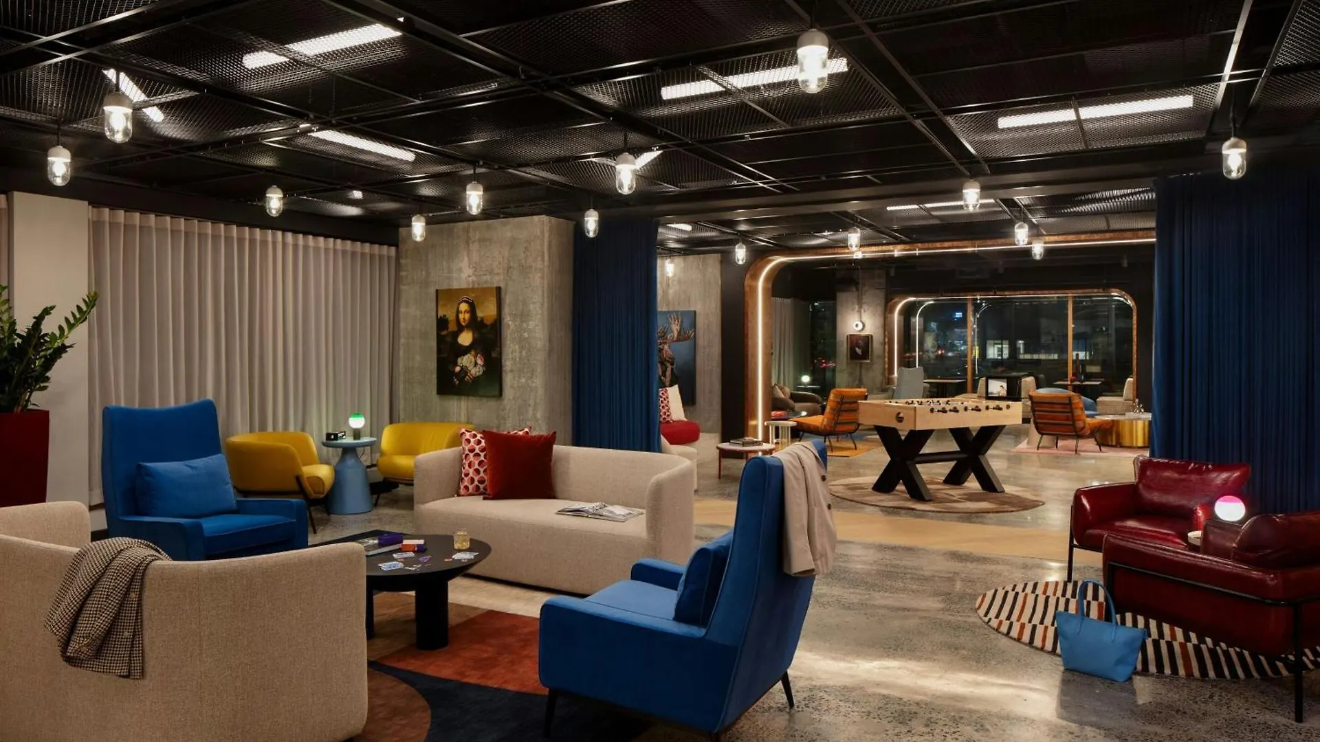 Hotel Moxy Montreal Downtown 4*,  Canada